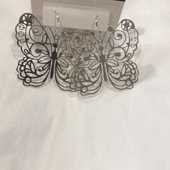 Nine West silver tone butterfly shaped‎ lever back earrings new - Picture 11 of 11